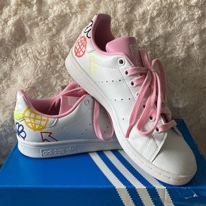 Adidas Women’s Stan Smith Athletic Shoe Style: Doodle White Pink Size: 6.5